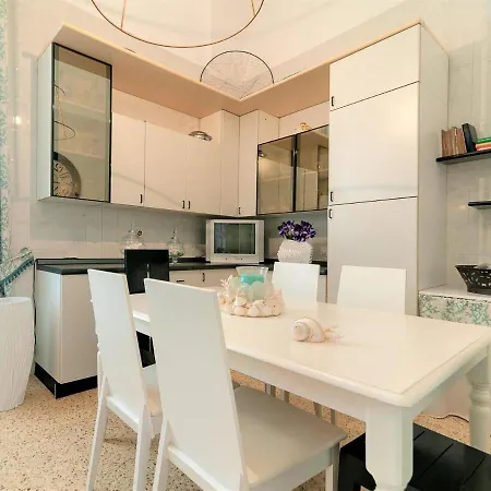 Apartment Locazione Turistica Frontemare Delle Sirene *